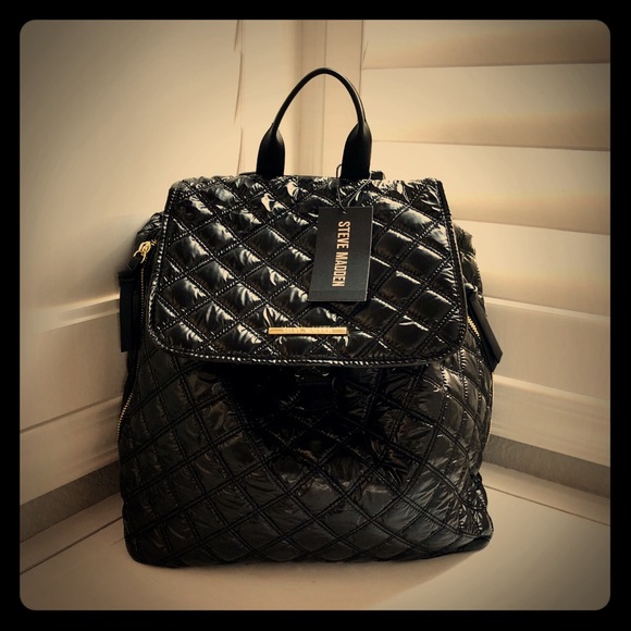 Steve Madden Handbags - 🕶NWT Steve Madden quilted light-weight backpack.